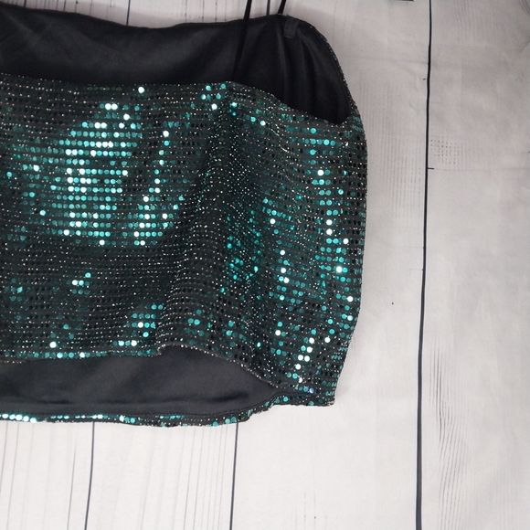 Sincerely Jules - Green Sequin Style Strapless Top W/Light Boning - Size L - Picture 5 of 9